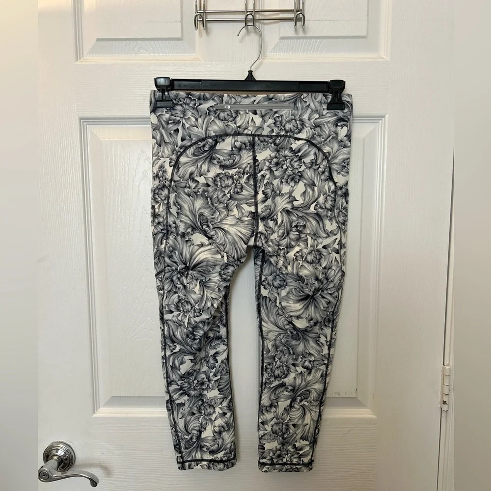 Lululemon Speed Up Crop *21” Light Garden White Black View 5